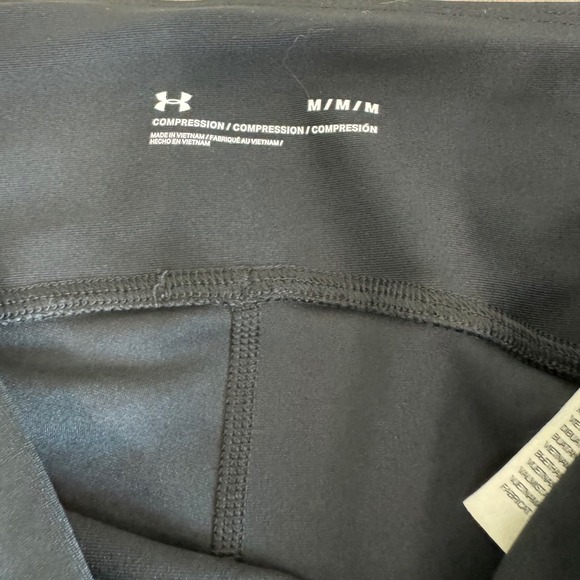 Under Armour Womens Compression Leggings Black High Rise Crop Pocket Medium - Picture 2 of 5